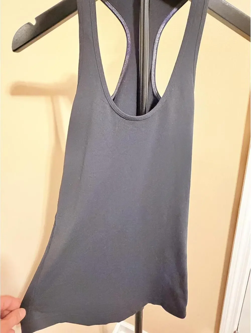 Lululemon Black Racerback Athletic Tank Top Women’s Medium Activewear Athleisure